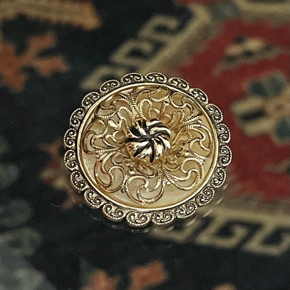 ✨Gorgeous VTG West Germany Costume Jewelry Scarf Clip - Picture 1 of 2